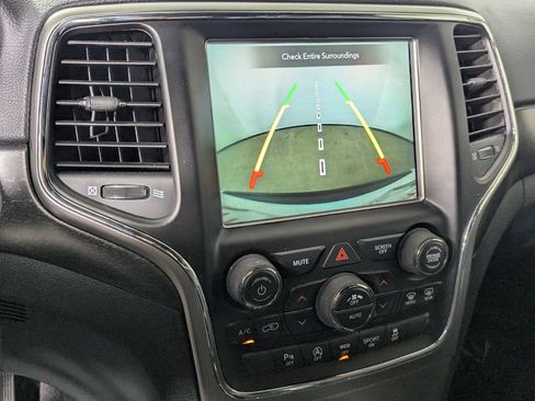 Used 2018 Jeep Grand Cherokee Altitude RWD image 21