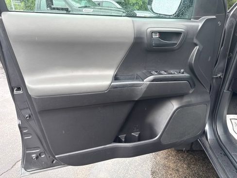 Used 2023 Toyota Tacoma SR AWD/4WD image 19