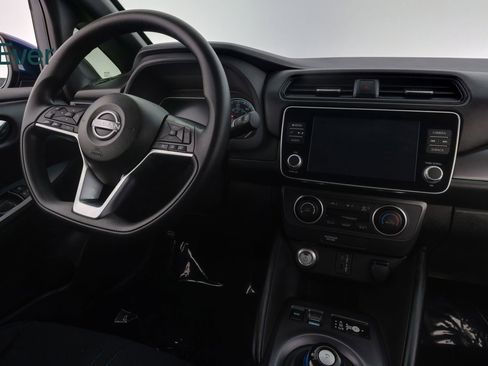Used 2025 Nissan Leaf S FWD image 25