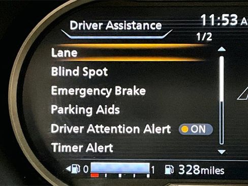 New 2025 Nissan Versa SR w/ Trunk Package image 27