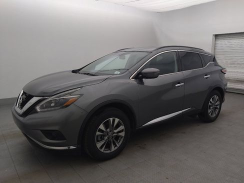 Used 2018 Nissan Murano SV FWD image 2