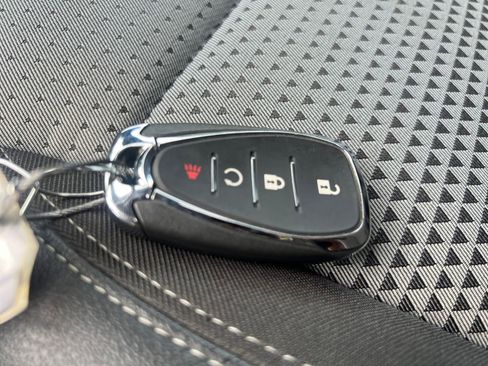 Used 2025 Chevrolet Trax LT image 22