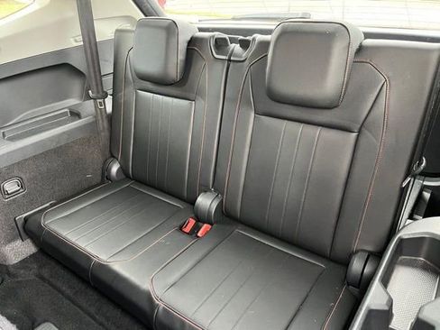 Used 2024 Volkswagen Tiguan Wolfsburg Edition FWD image 14