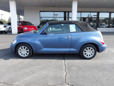 Used 2007 Chrysler PT Cruiser Convertible w/ Spring Special Group FWD image 2