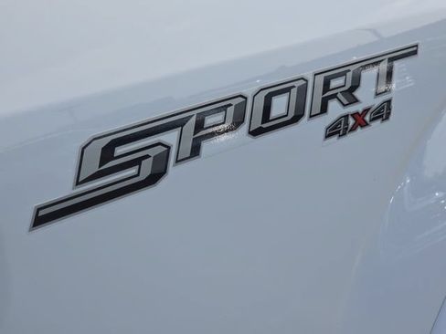 Used 2019 Ford F150 Lariat w/ Equipment Group 502A Luxury AWD/4WD image 6