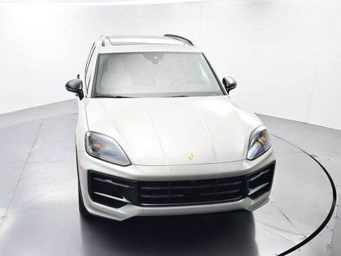 Certified 2026 Porsche Cayenne GTS AWD/4WD image 44