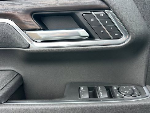 New 2026 GMC Sierra 1500 SLT w/ SLT Premium Package image 9