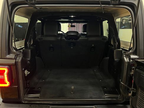 Used 2018 Jeep Wrangler Unlimited Rubicon w/ Steel Bumper Group image 37