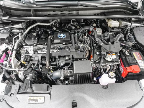 Used 2024 Toyota Corolla SE w/ SE Package FWD image 27