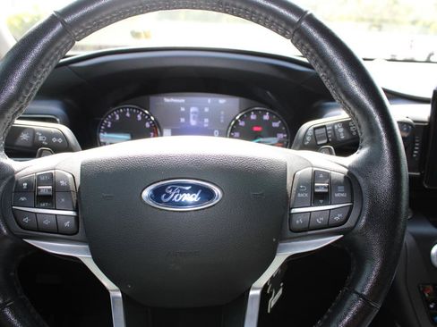 Used 2020 Ford Explorer Limited RWD image 16