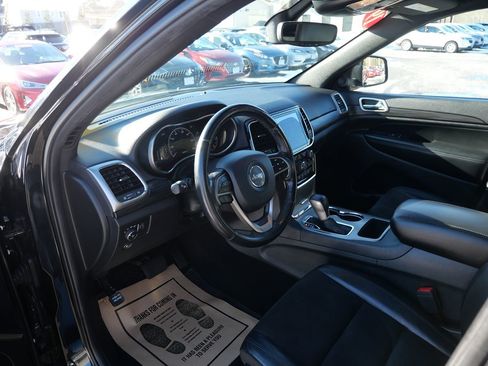 Used 2019 Jeep Grand Cherokee Altitude image 9