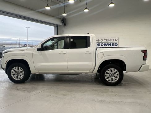 Used 2023 Nissan Frontier SV image 5