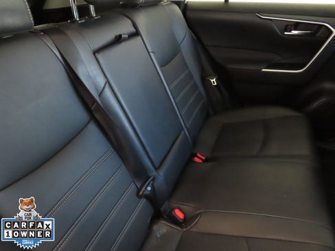 Used 2022 Toyota RAV4 XLE Premium image 26