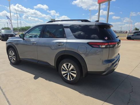 New 2026 Nissan Pathfinder SL FWD image 4