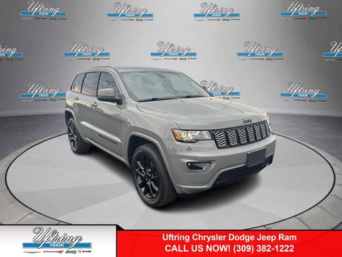 Used 2022 Jeep Grand Cherokee Laredo X image 1