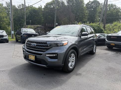 Certified 2023 Ford Explorer XLT w/ Equipment Group 202A AWD/4WD image 8