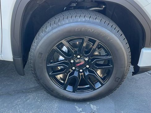 Used 2026 GMC Sierra 1500 Elevation AWD/4WD image 9