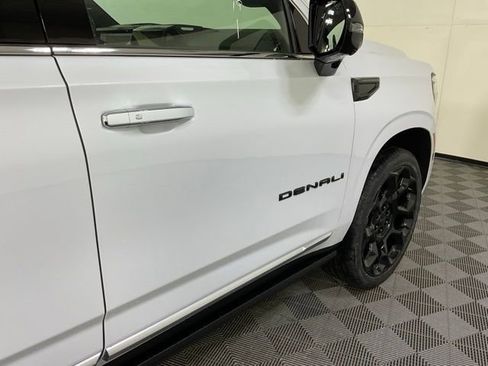 New 2026 GMC Yukon XL Denali w/ Denali Reserve Package AWD/4WD image 8