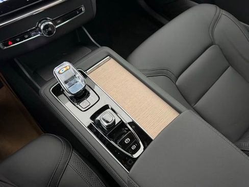 New 2026 Volvo XC90 B6 Plus w/ Protection Package Premier image 22