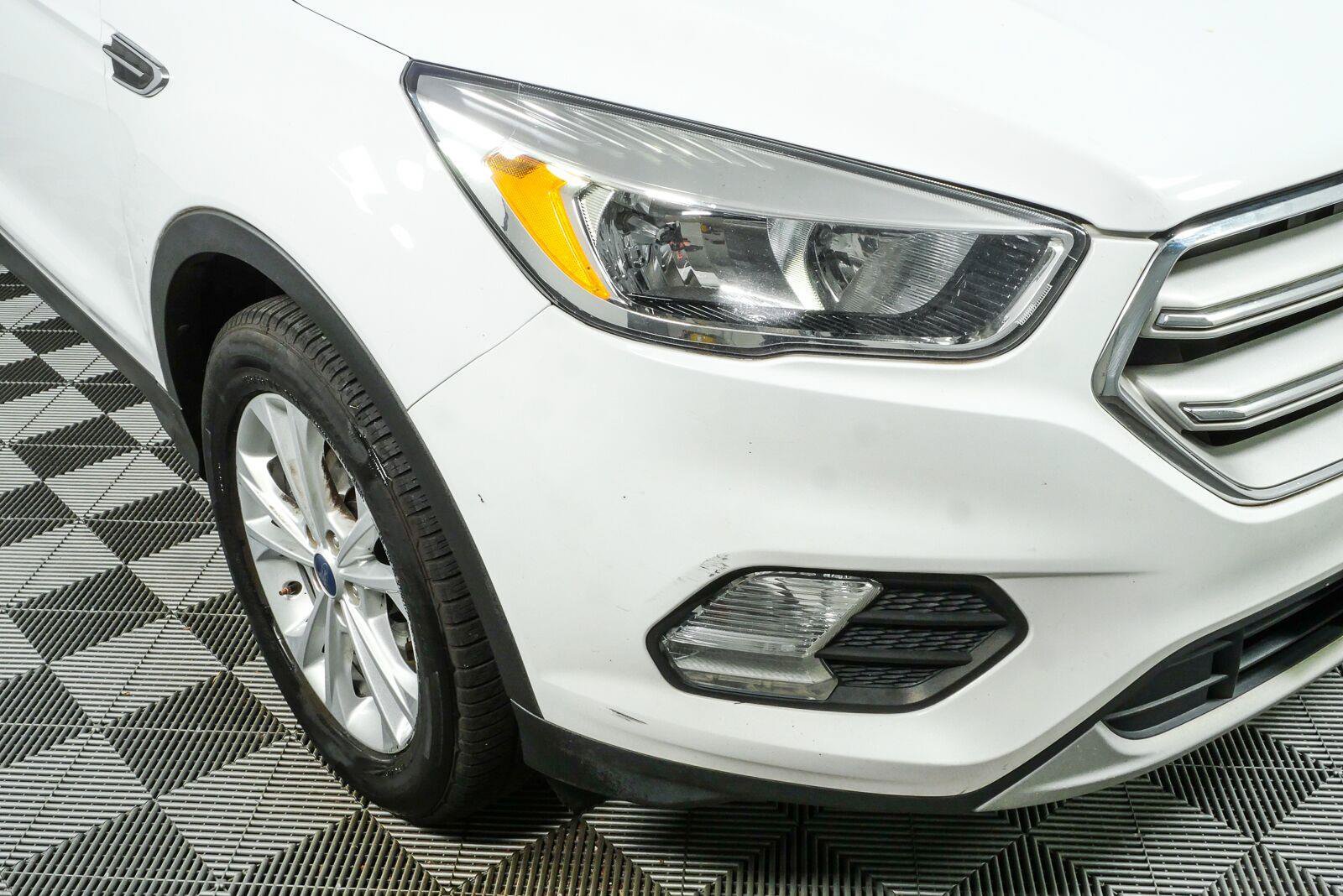 Used 2019 Ford Escape SE FWD image 33