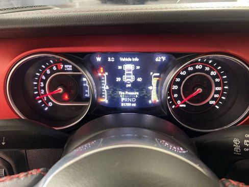 Used 2020 Jeep Wrangler Unlimited Rubicon w/ LED Lighting Group AWD/4WD image 12