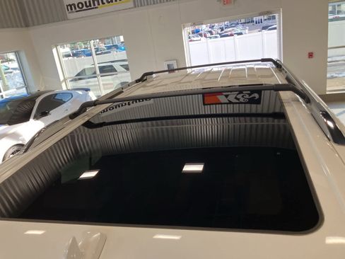 Used 2023 Ford Expedition Platinum image 12