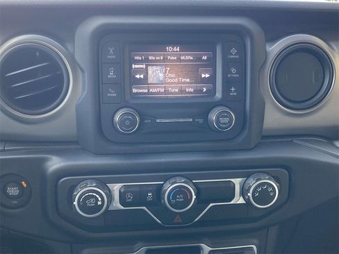 Used 2021 Jeep Gladiator Sport image 24