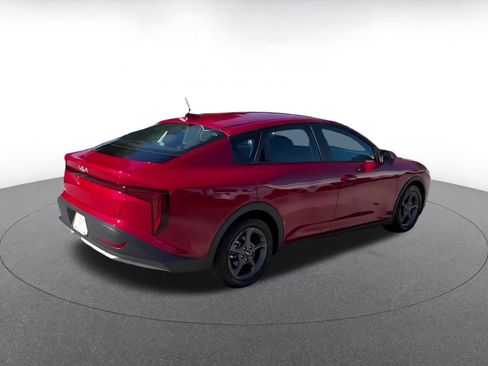 Used 2025 Kia K4 LXS image 11