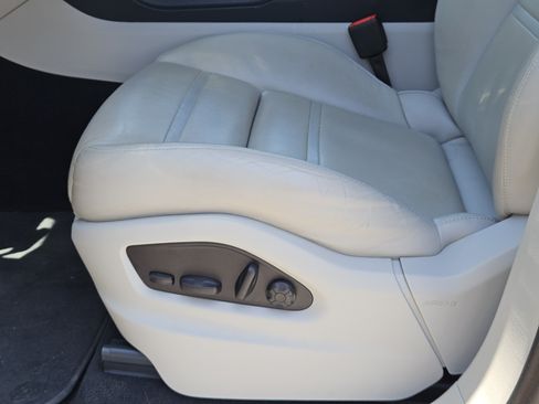 Certified 2023 Porsche Cayenne Platinum Edition AWD/4WD image 25