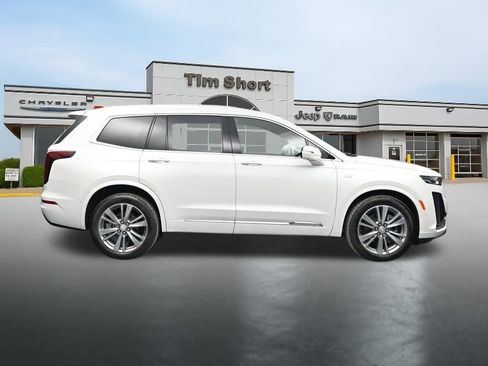 Used 2024 Cadillac XT6 Premium Luxury w/ Technology Package AWD/4WD image 6