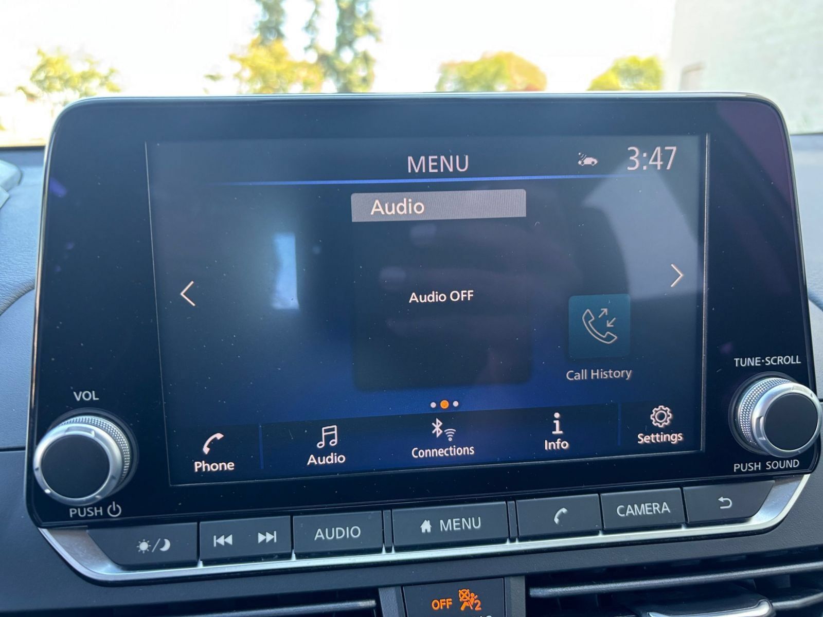 Used 2025 Nissan Altima 2.5 SV FWD image 19