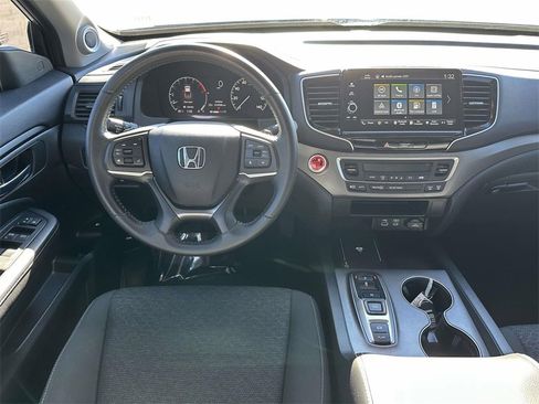 Certified 2024 Honda Ridgeline Sport image 10