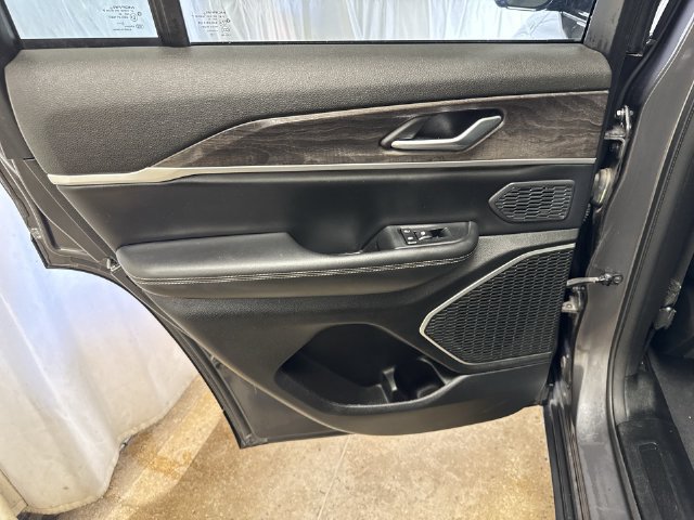 Used 2023 Jeep Grand Cherokee 4WD 4xe image 25