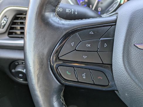 Used 2021 Chrysler Pacifica Touring-L w/ Uconnect Theater Family Group image 28