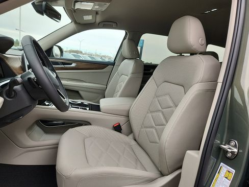 New 2026 Volkswagen Atlas SE image 13