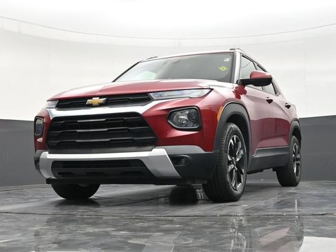 Used 2021 Chevrolet TrailBlazer LT w/ Convenience Package FWD image 26