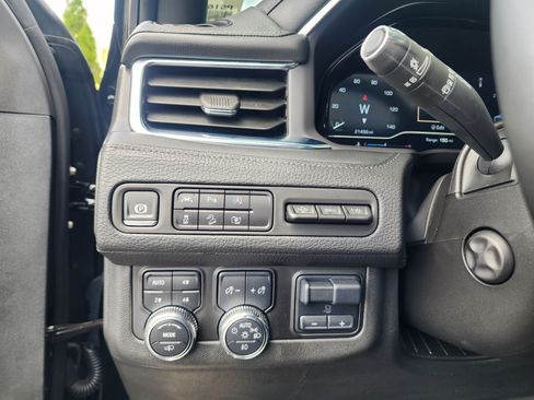 Used 2024 GMC Yukon XL Denali image 29