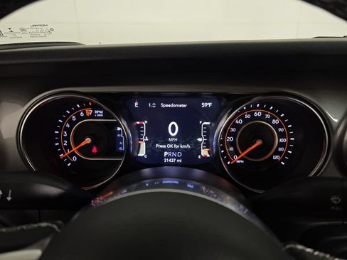 Used 2020 Jeep Gladiator Overland AWD/4WD image 14