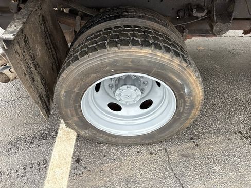 Used 2019 Ford F550 4x4 Regular Cab Super Duty image 8