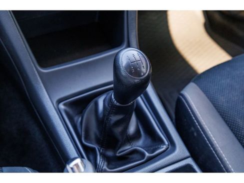 Used 2015 Subaru Crosstrek 2.0i Premium image 25