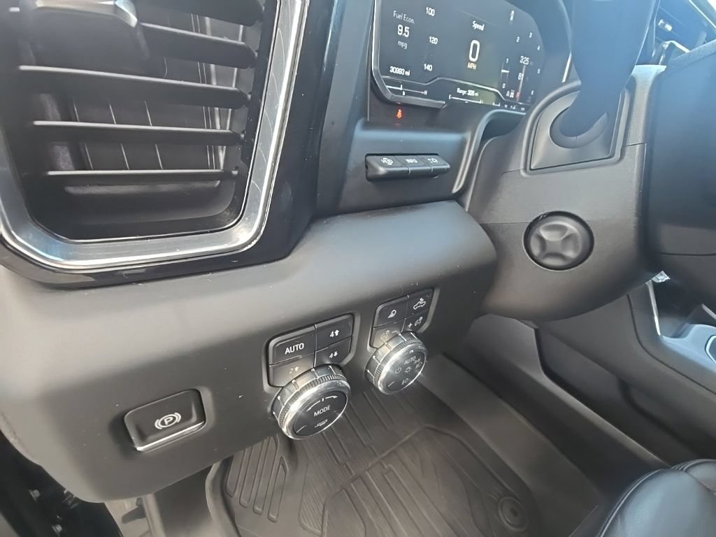 Used 2024 GMC Sierra 1500 Denali w/ Technology Package AWD/4WD image 19