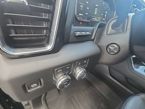 Used 2024 GMC Sierra 1500 Denali w/ Technology Package AWD/4WD image 19