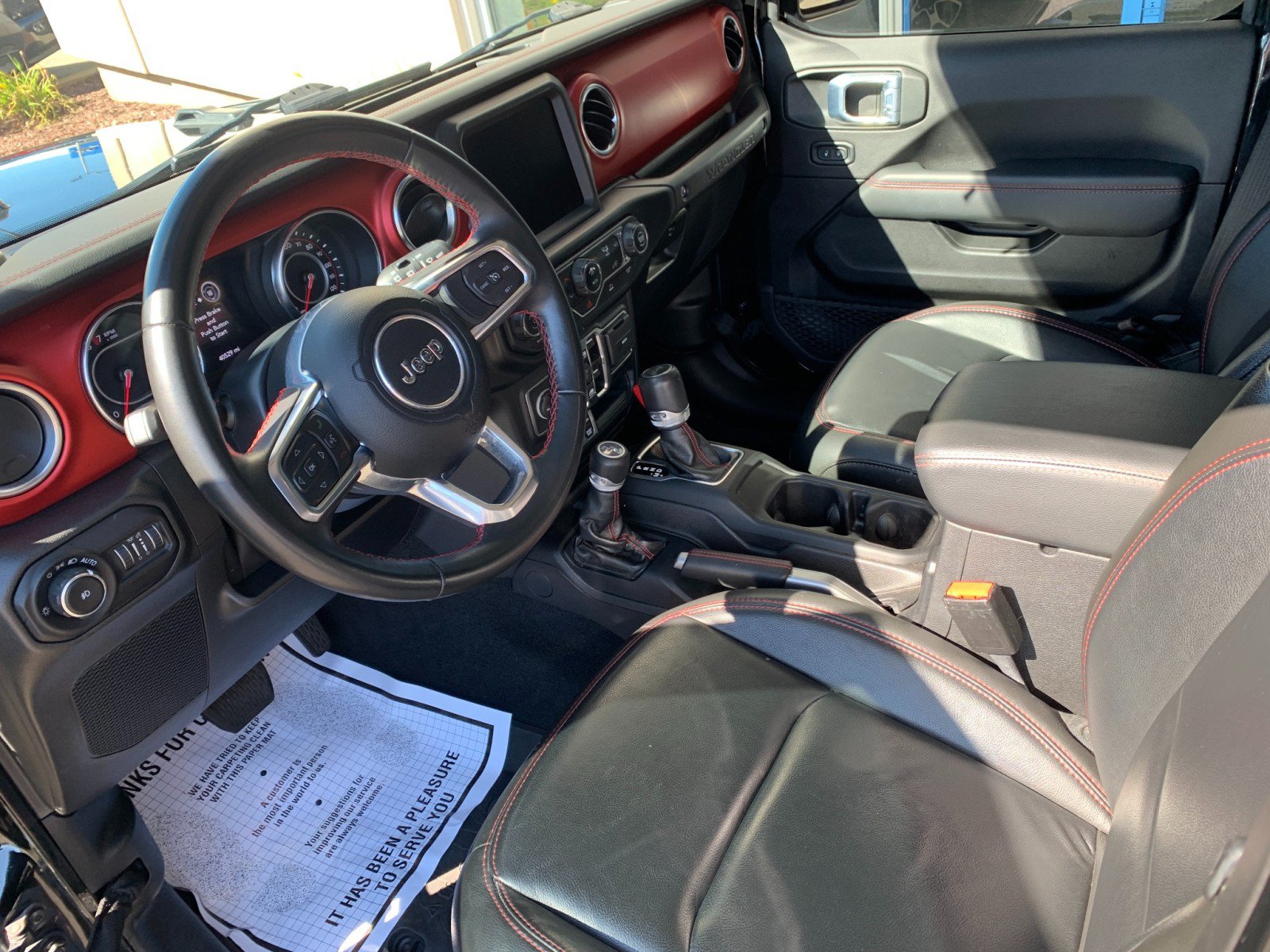 Used 2022 Jeep Wrangler Unlimited Rubicon AWD/4WD image 12