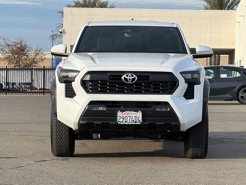 Certified 2025 Toyota Tacoma TRD Off-Road image 11
