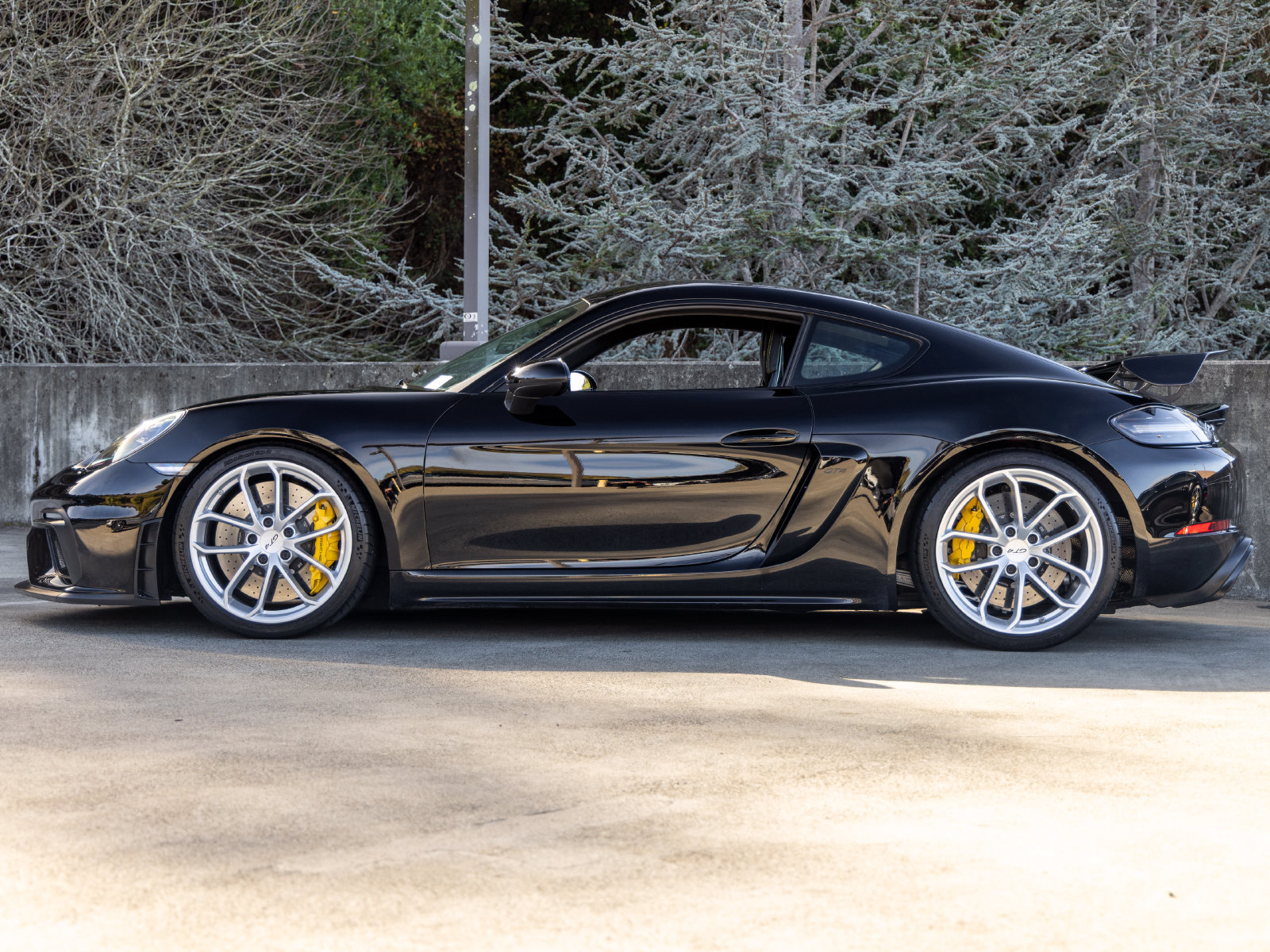 Certified 2021 Porsche 718 Cayman GT4 RWD image 2