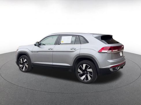 Used 2025 Volkswagen Atlas Cross Sport SE image 10