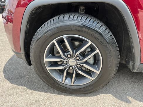 Used 2017 Jeep Grand Cherokee Limited w/ Luxury Group II RWD image 28