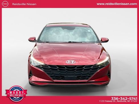 Used 2023 Hyundai Elantra SEL w/ Convenience Package FWD image 8