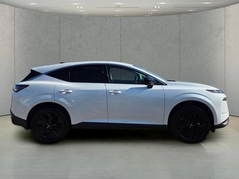 Used 2025 Nissan Murano SV AWD/4WD image 6