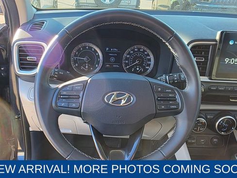 Used 2021 Hyundai Venue image 14